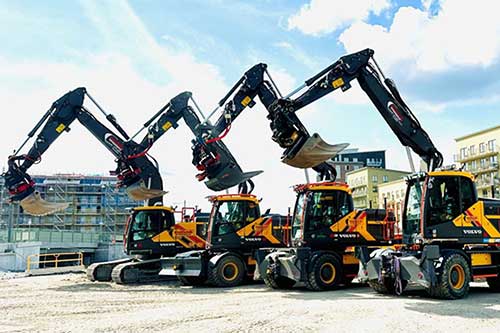 Grävmaskiner som tillhör Westlunds Entreprenad